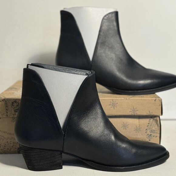 Free People Charm Double V Black Leather Ankle Boots EUR 37.5 US 7 Booties NIB - Picture 1 of 7
